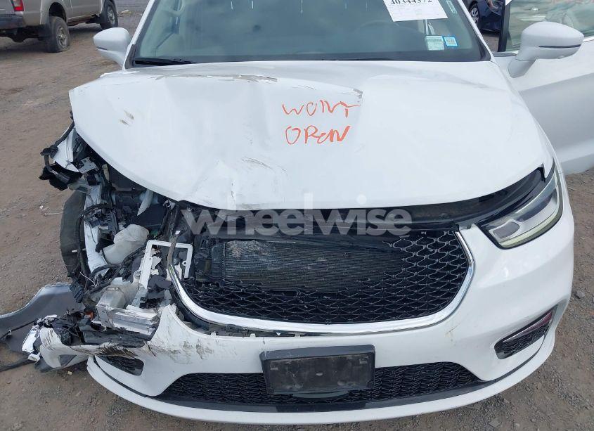 Photo 10 of 2021 Chrysler Pacifica HYBRID TOURING L (VIN 2C4RC1L79MR597058)