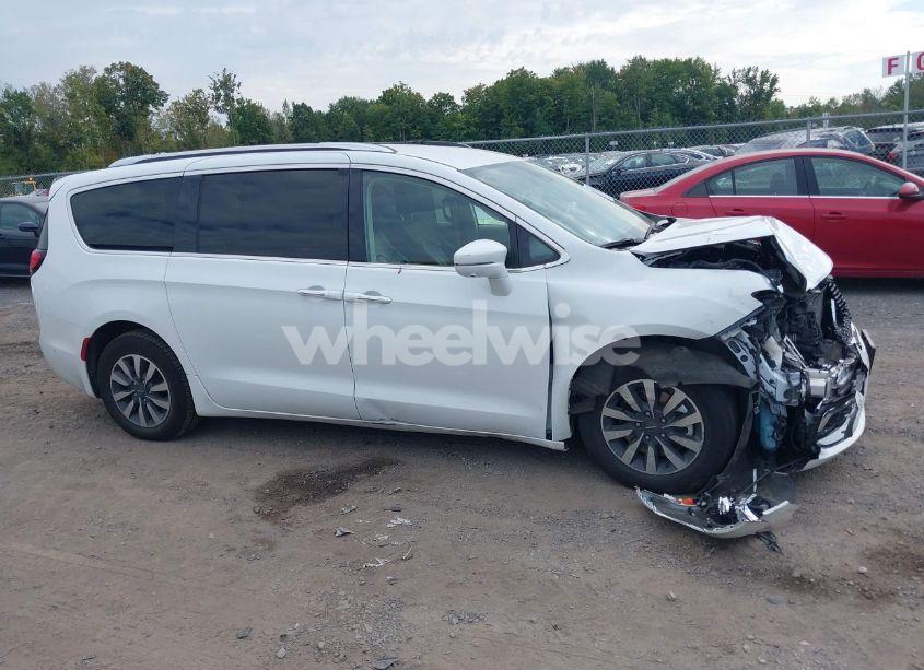 Photo 13 of 2021 Chrysler Pacifica HYBRID TOURING L (VIN 2C4RC1L79MR597058)