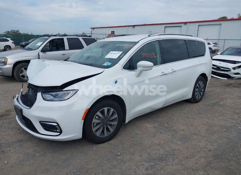 Photo 2 of 2021 Chrysler Pacifica HYBRID TOURING L (VIN 2C4RC1L79MR597058)
