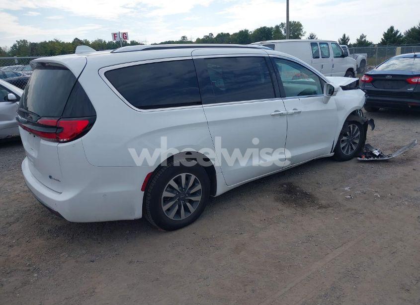 Photo 4 of 2021 Chrysler Pacifica HYBRID TOURING L (VIN 2C4RC1L79MR597058)