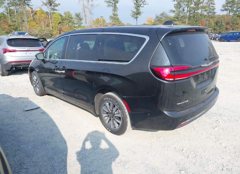 Photo 3 of 2022 Chrysler Pacifica HYBRID TOURING L (VIN 2C4RC1L79NR143698)