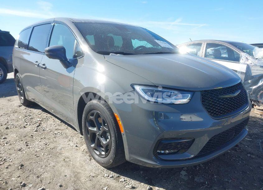 2022 Chrysler Pacifica HYBRID TOURING L (VIN 2C4RC1L79NR213703) main photo