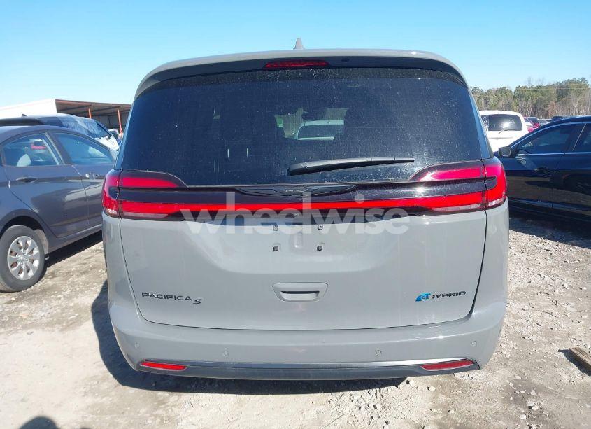 Photo 16 of 2022 Chrysler Pacifica HYBRID TOURING L (VIN 2C4RC1L79NR213703)