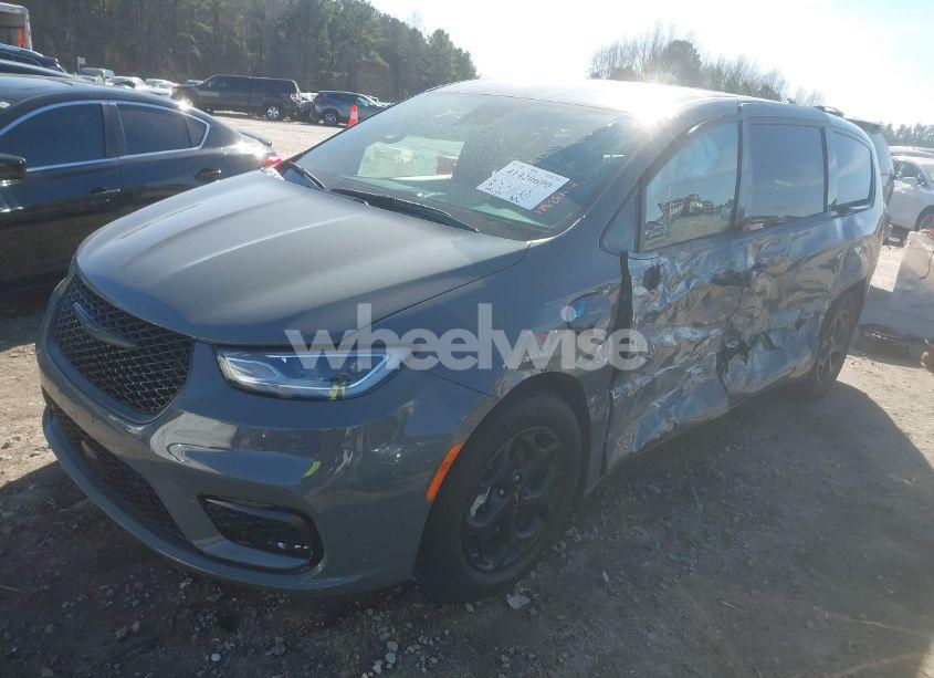 Photo 2 of 2022 Chrysler Pacifica HYBRID TOURING L (VIN 2C4RC1L79NR213703)