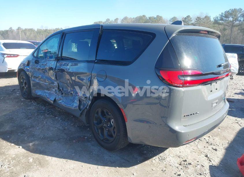 Photo 3 of 2022 Chrysler Pacifica HYBRID TOURING L (VIN 2C4RC1L79NR213703)
