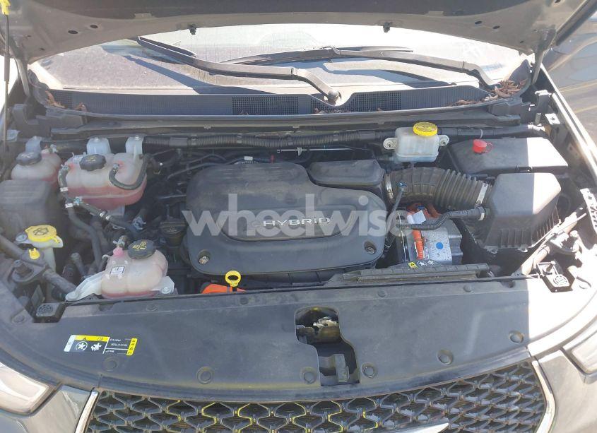 Photo 10 of 2021 Chrysler Pacifica HYBRID TOURING L (VIN 2C4RC1L7XMR586201)