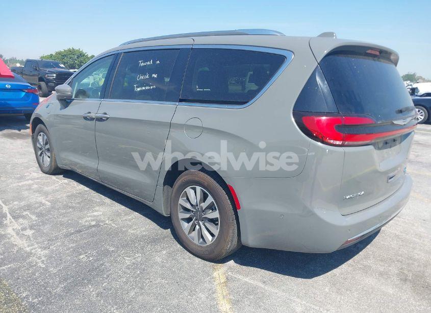Photo 3 of 2021 Chrysler Pacifica HYBRID TOURING L (VIN 2C4RC1L7XMR586201)