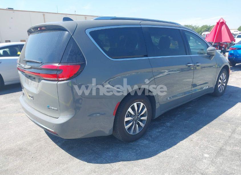 Photo 4 of 2021 Chrysler Pacifica HYBRID TOURING L (VIN 2C4RC1L7XMR586201)