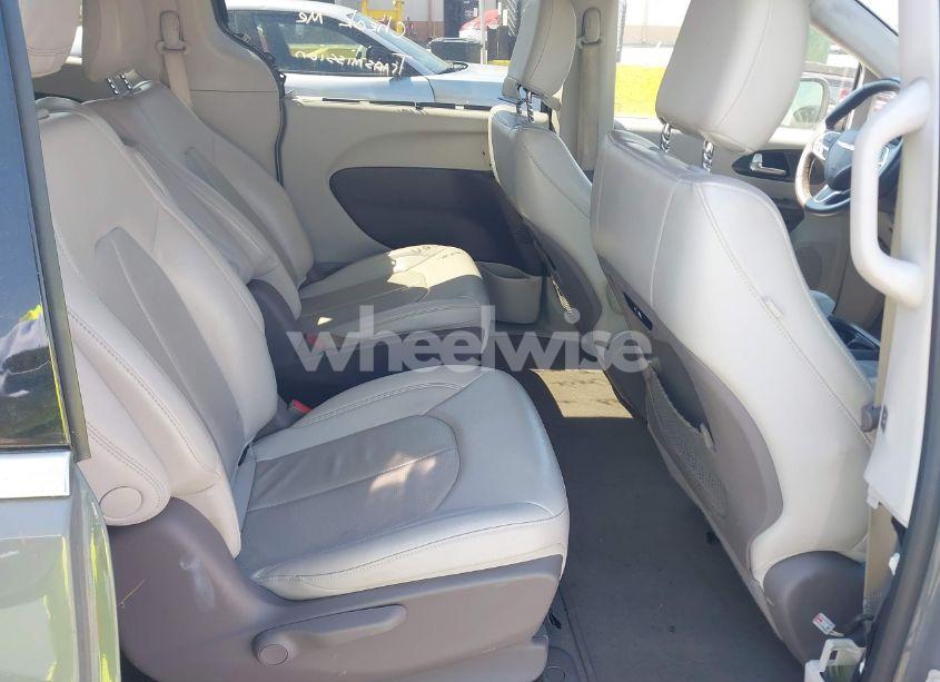 Photo 8 of 2021 Chrysler Pacifica HYBRID TOURING L (VIN 2C4RC1L7XMR586201)