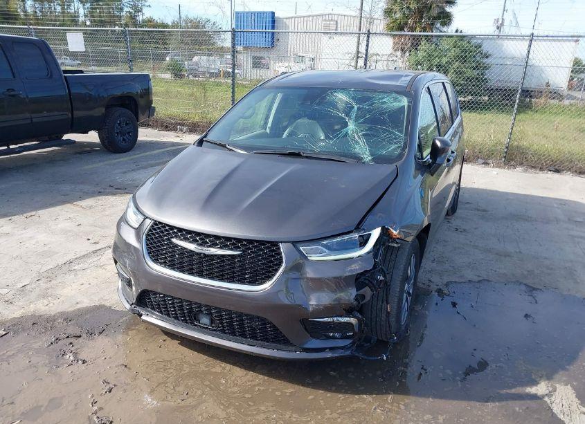 Photo 6 of 2022 Chrysler Pacifica HYBRID TOURING L (VIN 2C4RC1L7XNR122813)