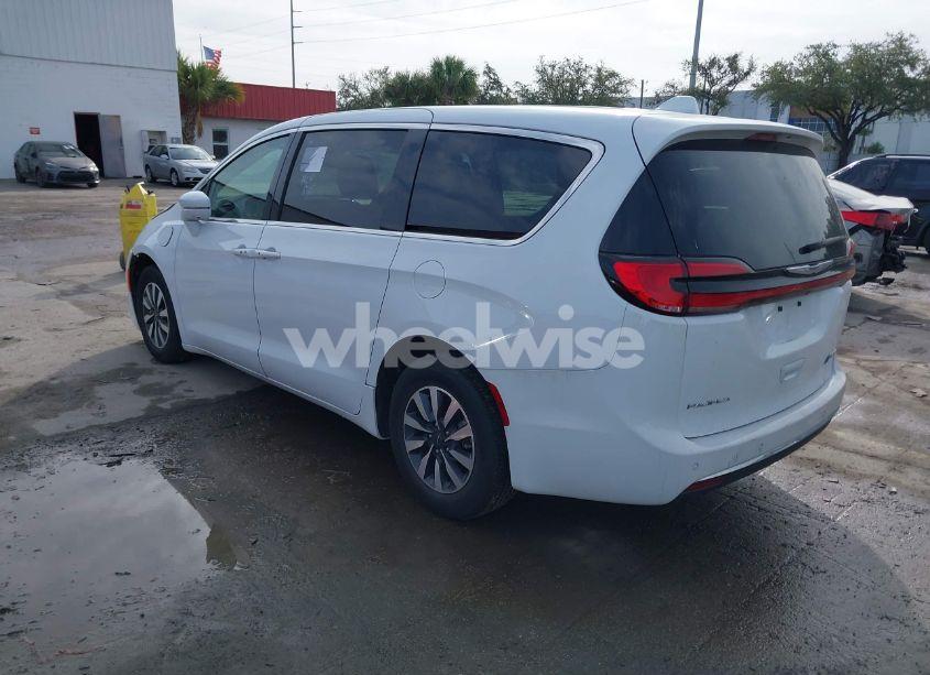 Photo 3 of 2022 Chrysler Pacifica HYBRID TOURING L (VIN 2C4RC1L7XNR124321)