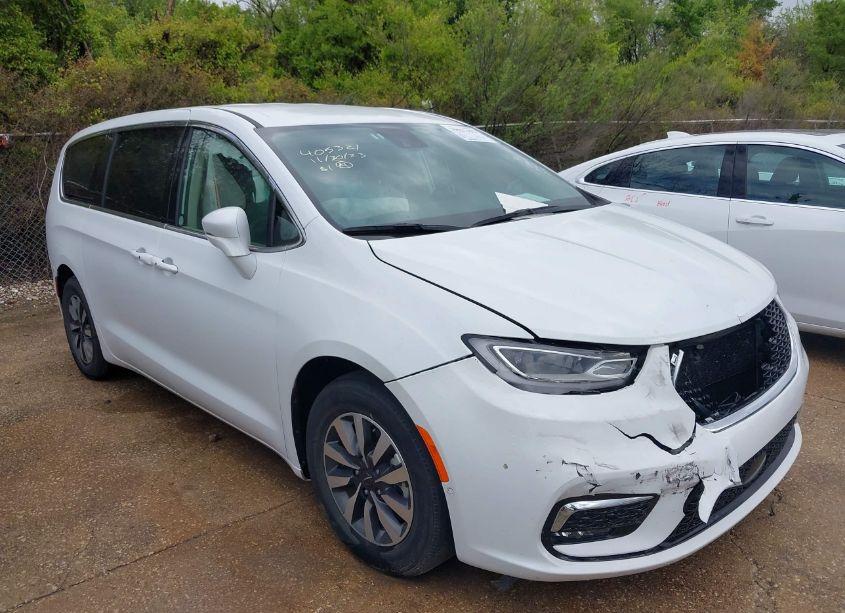 2022 Chrysler Pacifica HYBRID TOURING L (VIN 2C4RC1L7XNR144908) main photo