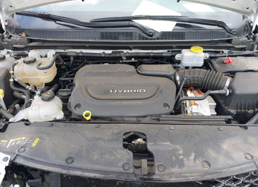 Photo 10 of 2022 Chrysler Pacifica HYBRID TOURING L (VIN 2C4RC1L7XNR144908)