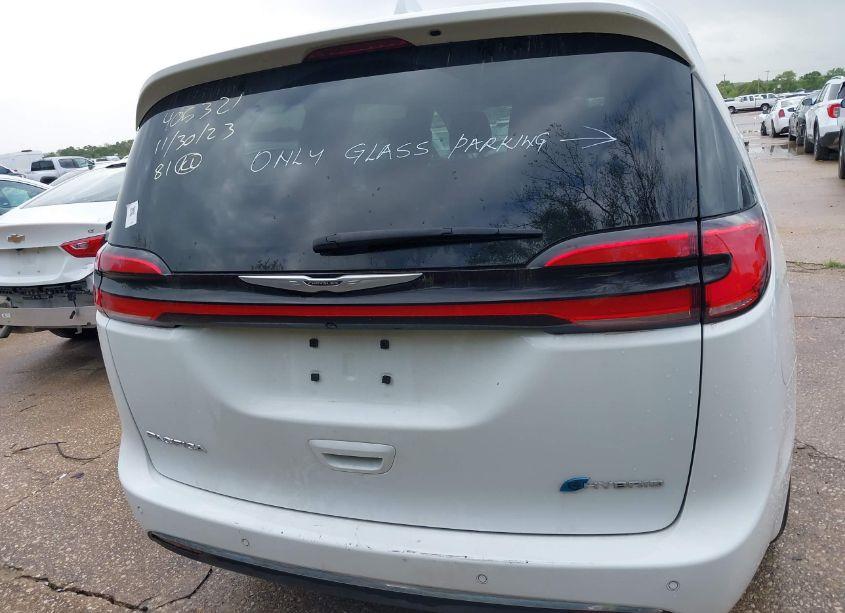 Photo 16 of 2022 Chrysler Pacifica HYBRID TOURING L (VIN 2C4RC1L7XNR144908)