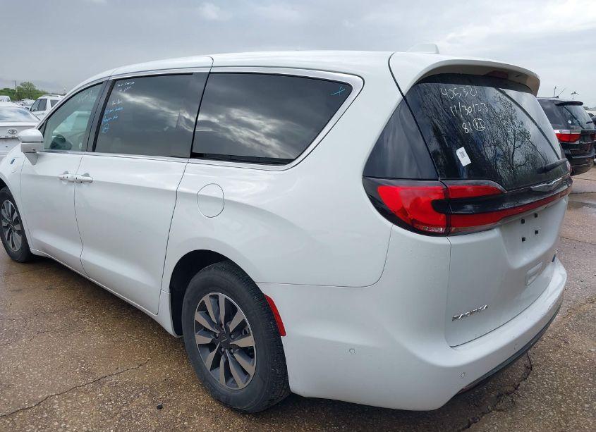 Photo 3 of 2022 Chrysler Pacifica HYBRID TOURING L (VIN 2C4RC1L7XNR144908)