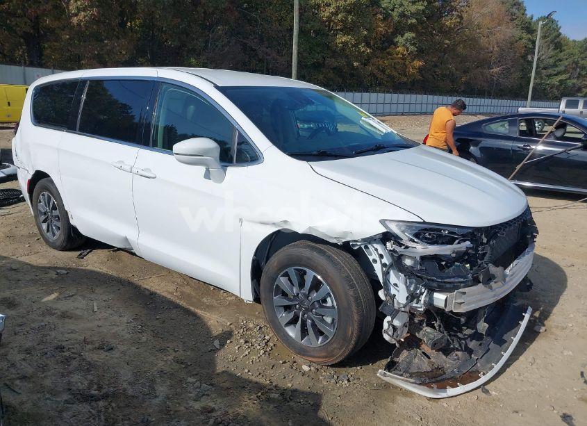 2022 Chrysler Pacifica HYBRID TOURING L (VIN 2C4RC1L7XNR173597) main photo