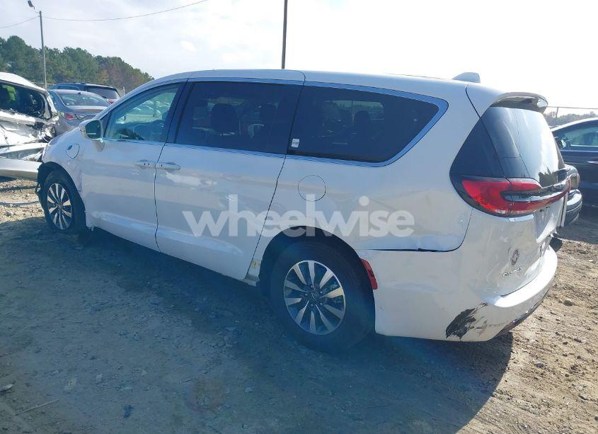 Photo 3 of 2022 Chrysler Pacifica HYBRID TOURING L (VIN 2C4RC1L7XNR173597)