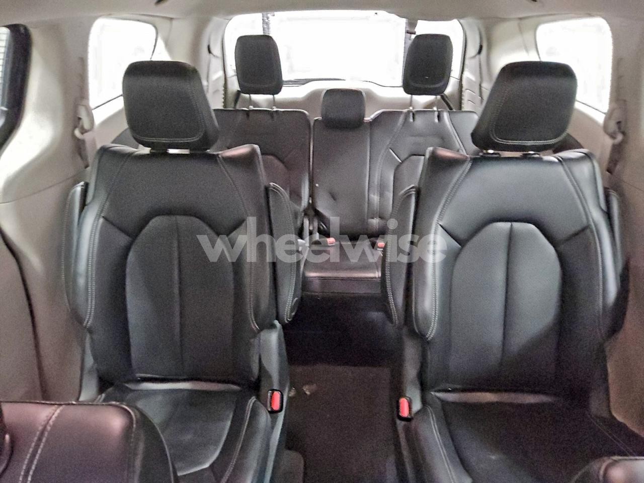 Photo 10 of 2023 CHRYSLER PACIFICA HYBRID TOURING L (VIN 2C4RC1L7XPR558788)