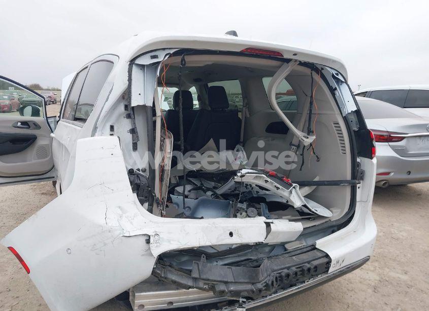 Photo 6 of 2023 Chrysler Pacifica HYBRID TOURING L (VIN 2C4RC1L7XPR588776)