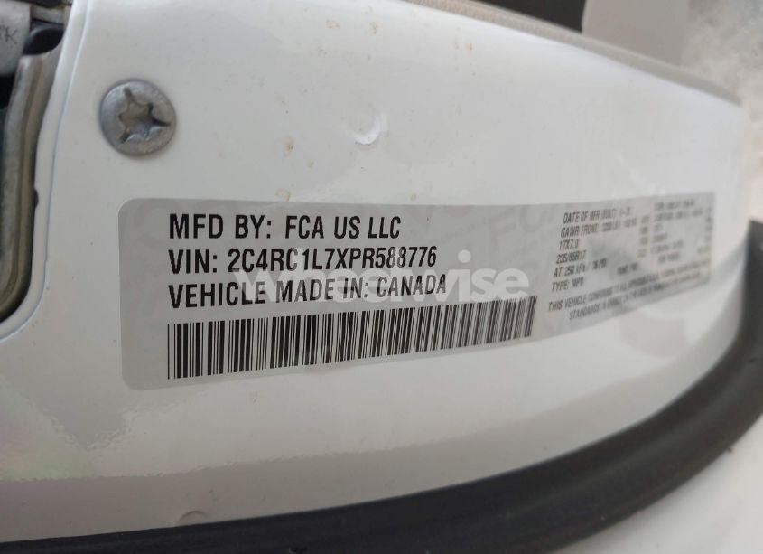 Photo 9 of 2023 Chrysler Pacifica HYBRID TOURING L (VIN 2C4RC1L7XPR588776)