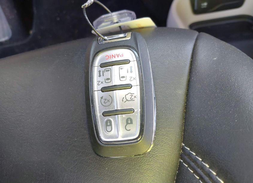 Photo 11 of 2023 Chrysler Pacifica HYBRID TOURING L (VIN 2C4RC1L7XPR608640)