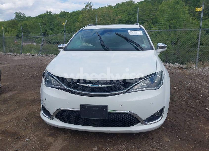 Photo 11 of 2020 Chrysler Pacifica HYBRID LIMITED (VIN 2C4RC1N70LR173649)