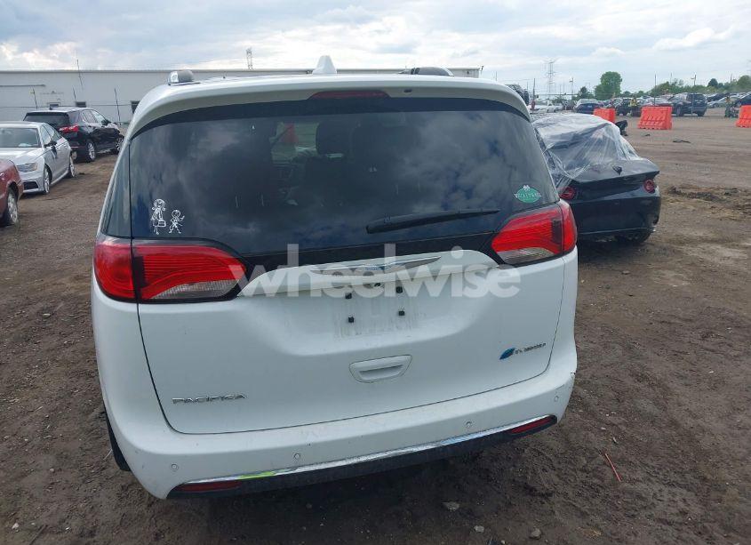 Photo 15 of 2020 Chrysler Pacifica HYBRID LIMITED (VIN 2C4RC1N70LR173649)