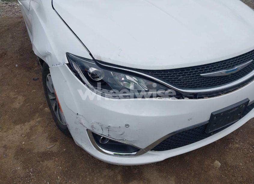 Photo 17 of 2020 Chrysler Pacifica HYBRID LIMITED (VIN 2C4RC1N70LR173649)