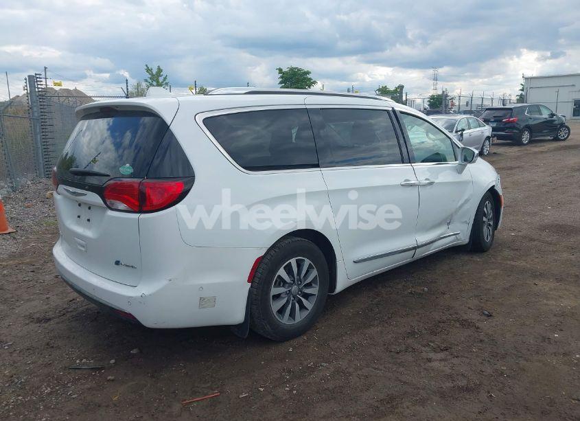 Photo 4 of 2020 Chrysler Pacifica HYBRID LIMITED (VIN 2C4RC1N70LR173649)