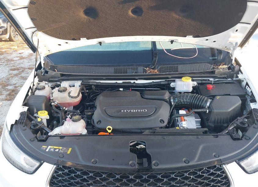 Photo 10 of 2022 Chrysler Pacifica HYBRID PINNACLE (VIN 2C4RC1N71NR189927)