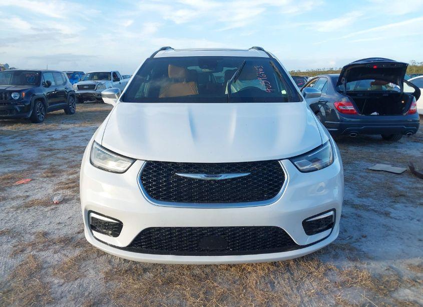 Photo 11 of 2022 Chrysler Pacifica HYBRID PINNACLE (VIN 2C4RC1N71NR189927)