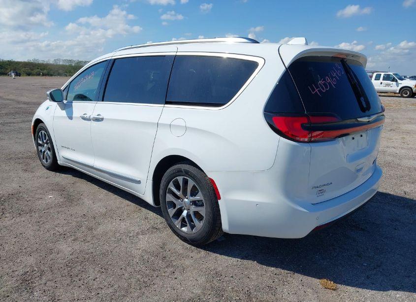 Photo 3 of 2022 Chrysler Pacifica HYBRID PINNACLE (VIN 2C4RC1N71NR189927)