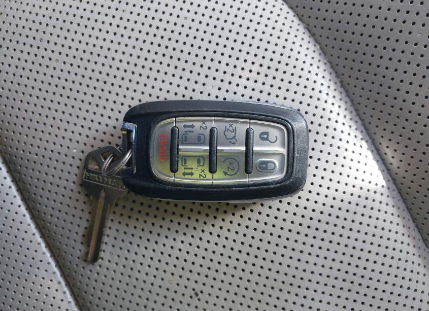 Photo 11 of 2017 Chrysler Pacifica HYBRID PLATINUM (VIN 2C4RC1N72HR666126)