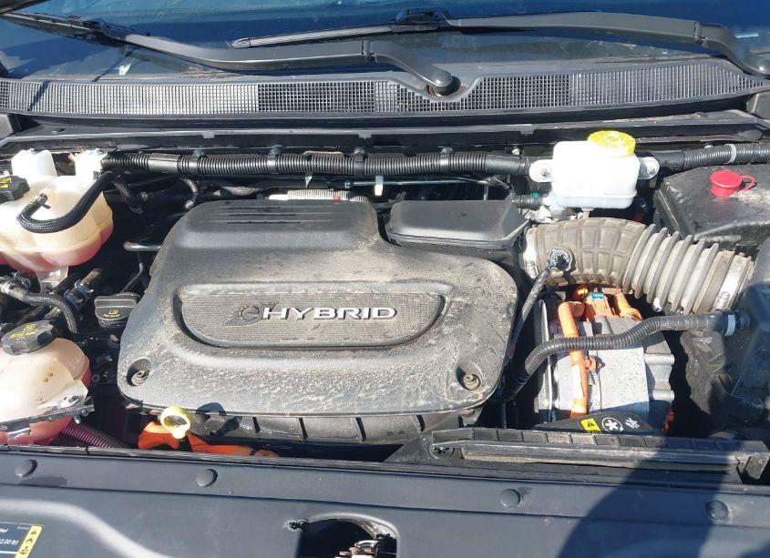 Photo 10 of 2018 Chrysler Pacifica HYBRID LIMITED (VIN 2C4RC1N75JR311621)