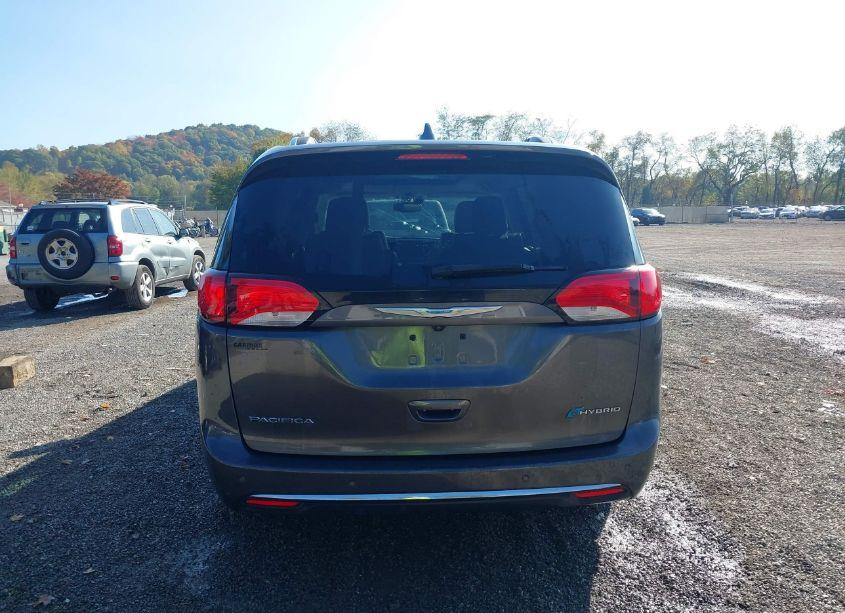 Photo 16 of 2018 Chrysler Pacifica HYBRID LIMITED (VIN 2C4RC1N75JR311621)