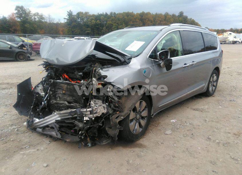 Photo 2 of 2020 Chrysler Pacifica HYBRID LIMITED (VIN 2C4RC1N75LR242500)