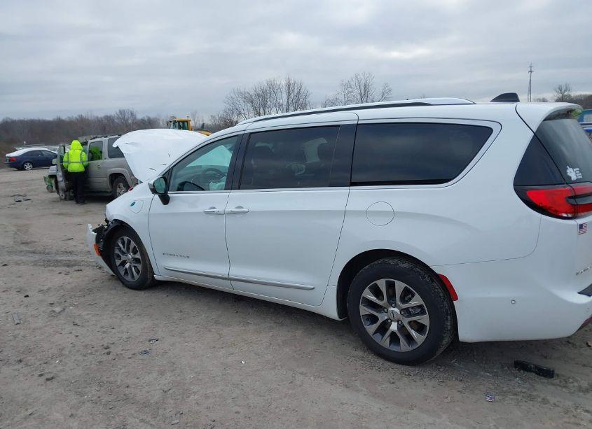 Photo 14 of 2023 Chrysler Pacifica HYBRID PINNACLE (VIN 2C4RC1N75PR506529)