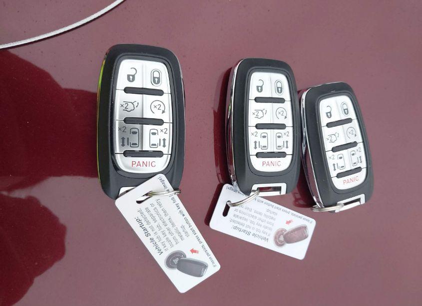 Photo 11 of 2017 Chrysler Pacifica HYBRID PLATINUM (VIN 2C4RC1N76HR709530)