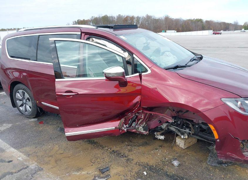 Photo 14 of 2017 Chrysler Pacifica HYBRID PLATINUM (VIN 2C4RC1N76HR709530)