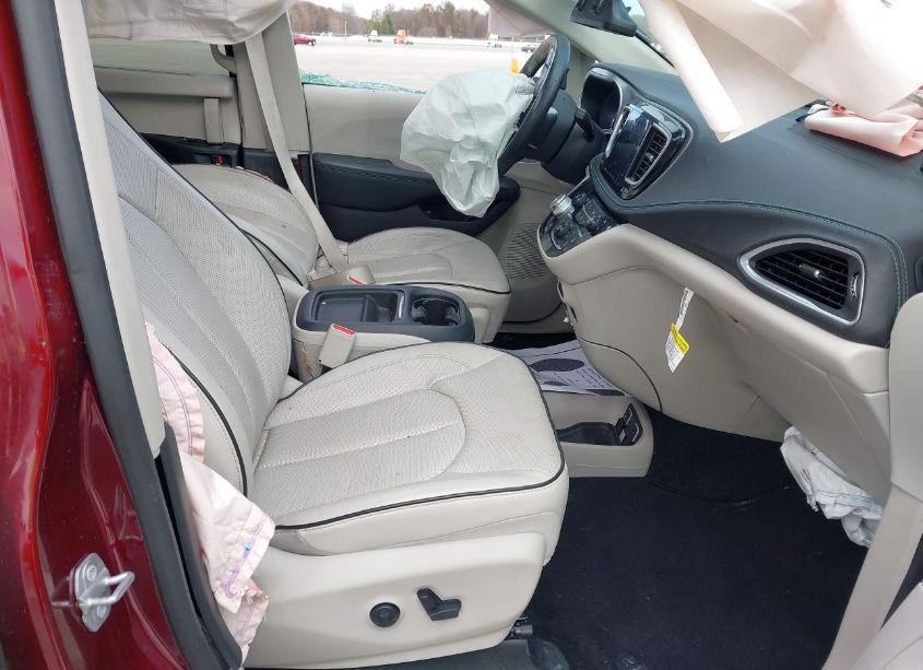 Photo 5 of 2017 Chrysler Pacifica HYBRID PLATINUM (VIN 2C4RC1N76HR709530)