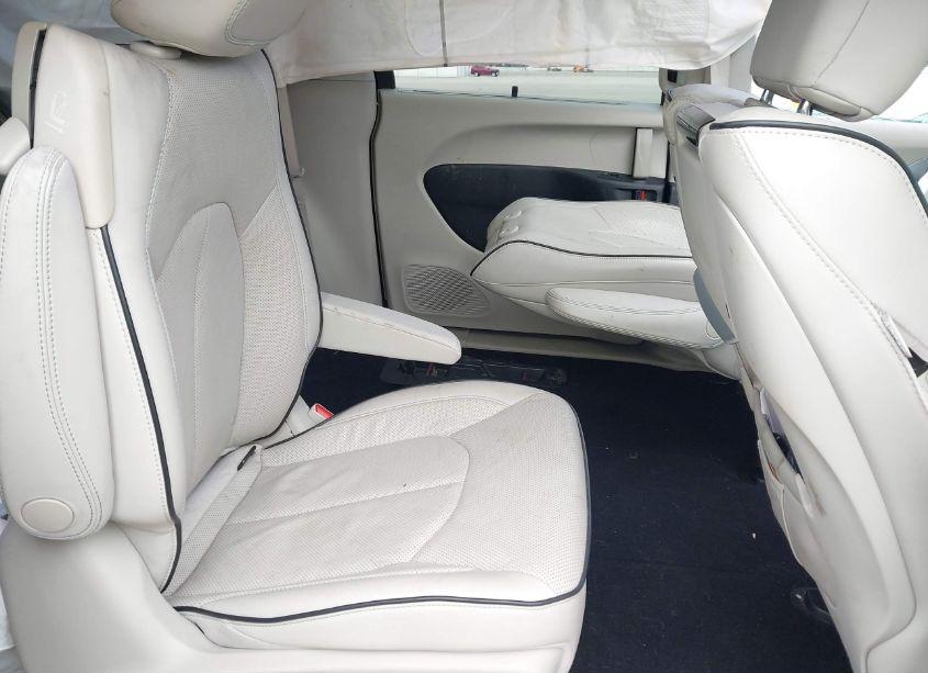 Photo 8 of 2017 Chrysler Pacifica HYBRID PLATINUM (VIN 2C4RC1N76HR709530)