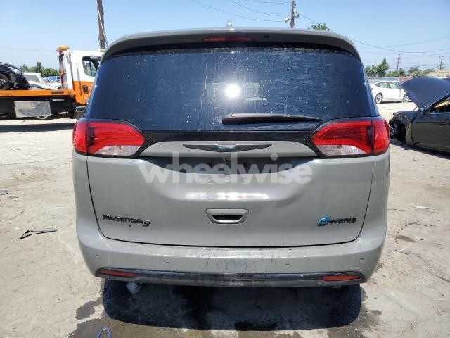 Photo 2 of 2020 CHRYSLER PACIFICA HYBRID LIMITED (VIN 2C4RC1N76LR267650)