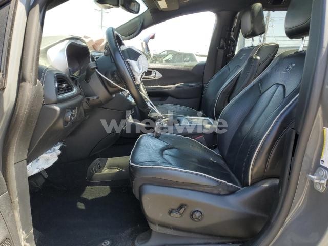 Photo 9 of 2020 CHRYSLER PACIFICA HYBRID LIMITED (VIN 2C4RC1N76LR267650)