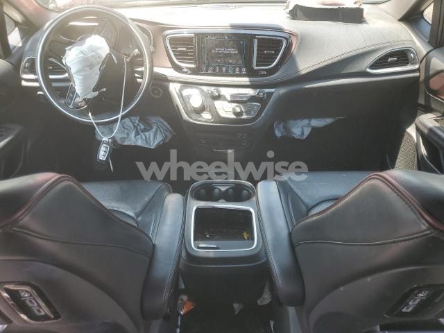 Photo 12 of 2020 CHRYSLER PACIFICA HYBRID LIMITED (VIN 2C4RC1N77LR135237)