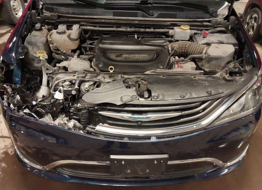 Photo 10 of 2018 Chrysler Pacifica HYBRID LIMITED (VIN 2C4RC1N78JR111932)