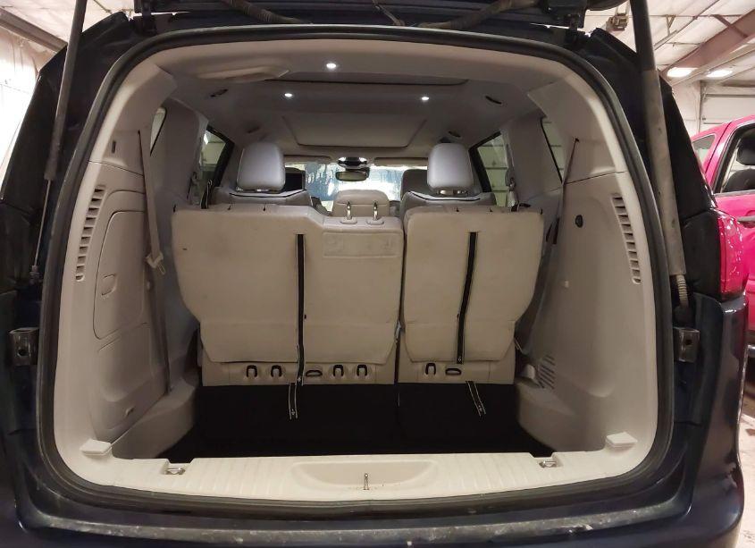 Photo 18 of 2018 Chrysler Pacifica HYBRID LIMITED (VIN 2C4RC1N78JR111932)