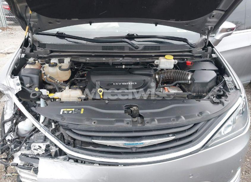 Photo 10 of 2017 Chrysler Pacifica HYBRID PLATINUM (VIN 2C4RC1N79HR655172)