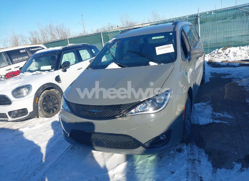 Photo 12 of 2020 Chrysler Pacifica HYBRID LIMITED (VIN 2C4RC1N79LR277850)