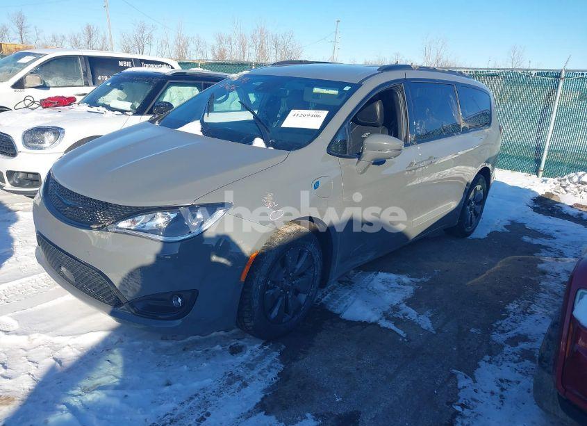 Photo 2 of 2020 Chrysler Pacifica HYBRID LIMITED (VIN 2C4RC1N79LR277850)