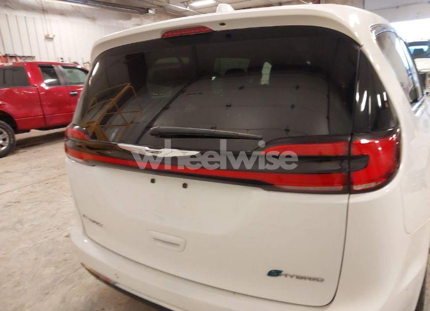 Photo 16 of 2022 Chrysler Pacifica HYBRID LIMITED (VIN 2C4RC1S71NR148136)